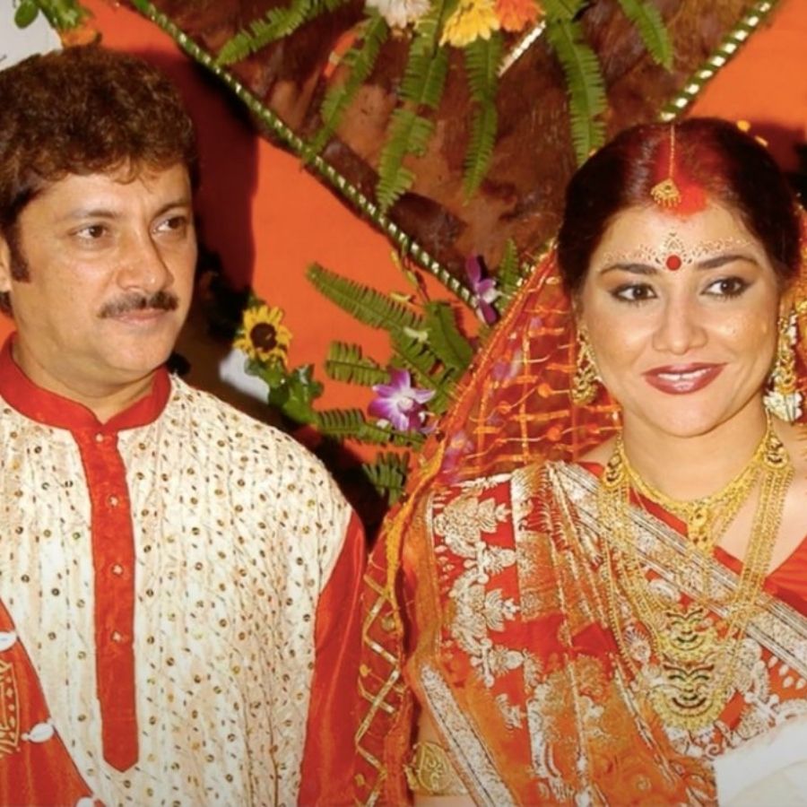 abhishek chatterjee wife